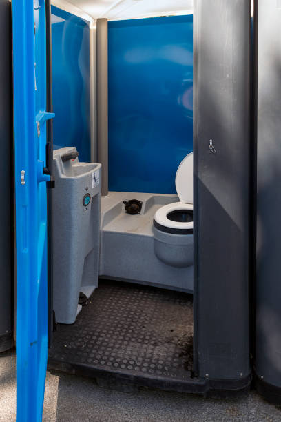 Best Portable restroom trailer rental  in Gonzales, TX