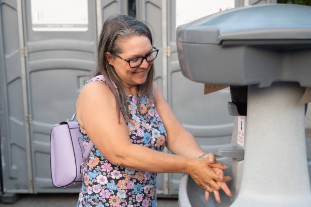 Best Portable bathroom rental  in Gonzales, TX